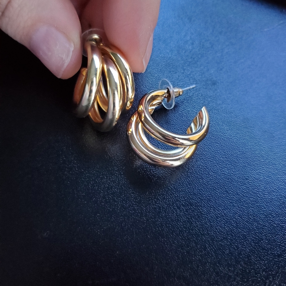 NWOT FOREVER 21 HOOPS
